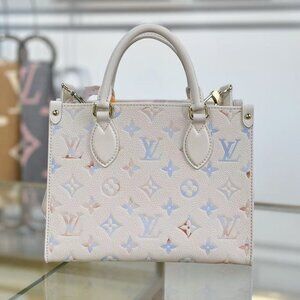 Classic Louis Vuitton Bag: A Stylish and Versatile Choice for Elegance